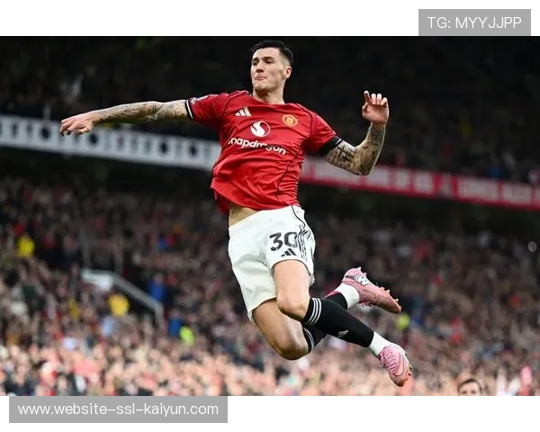 曼联战术角球奏效,姆伯莫推射破门打破僵局 曼联战术角球奏效,姆伯莫推射破门打破僵局